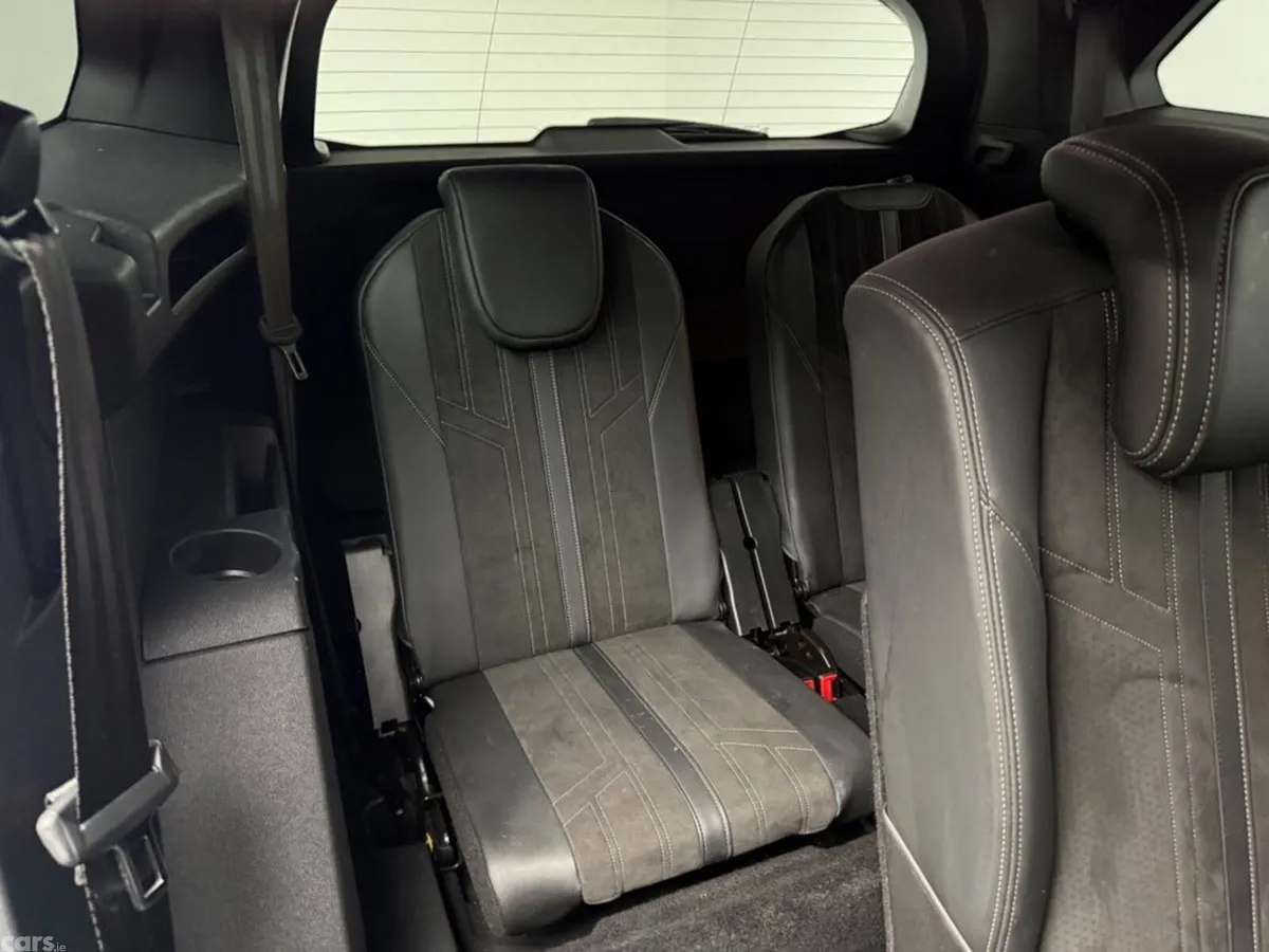 Peugeot 5008 MPV, Petrol, 2021, White