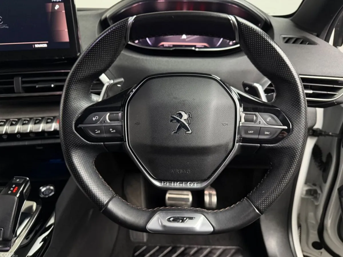 Peugeot 5008 MPV, Petrol, 2021, White