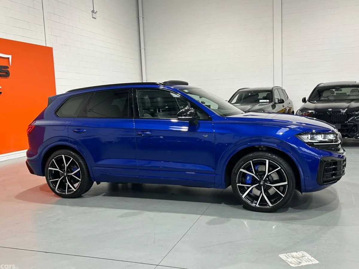 Volkswagen Touareg Estate, Petrol Plug-in Hybrid, 2025, Blue