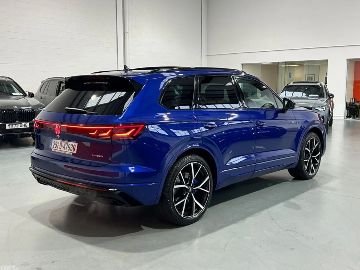 Volkswagen Touareg Estate, Petrol Plug-in Hybrid, 2025, Blue