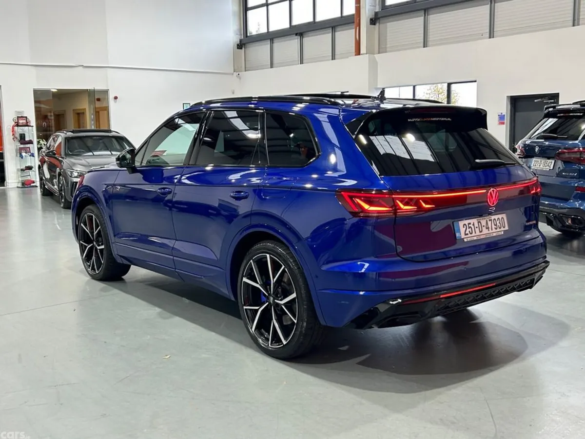 Volkswagen Touareg Estate, Petrol Plug-in Hybrid, 2025, Blue