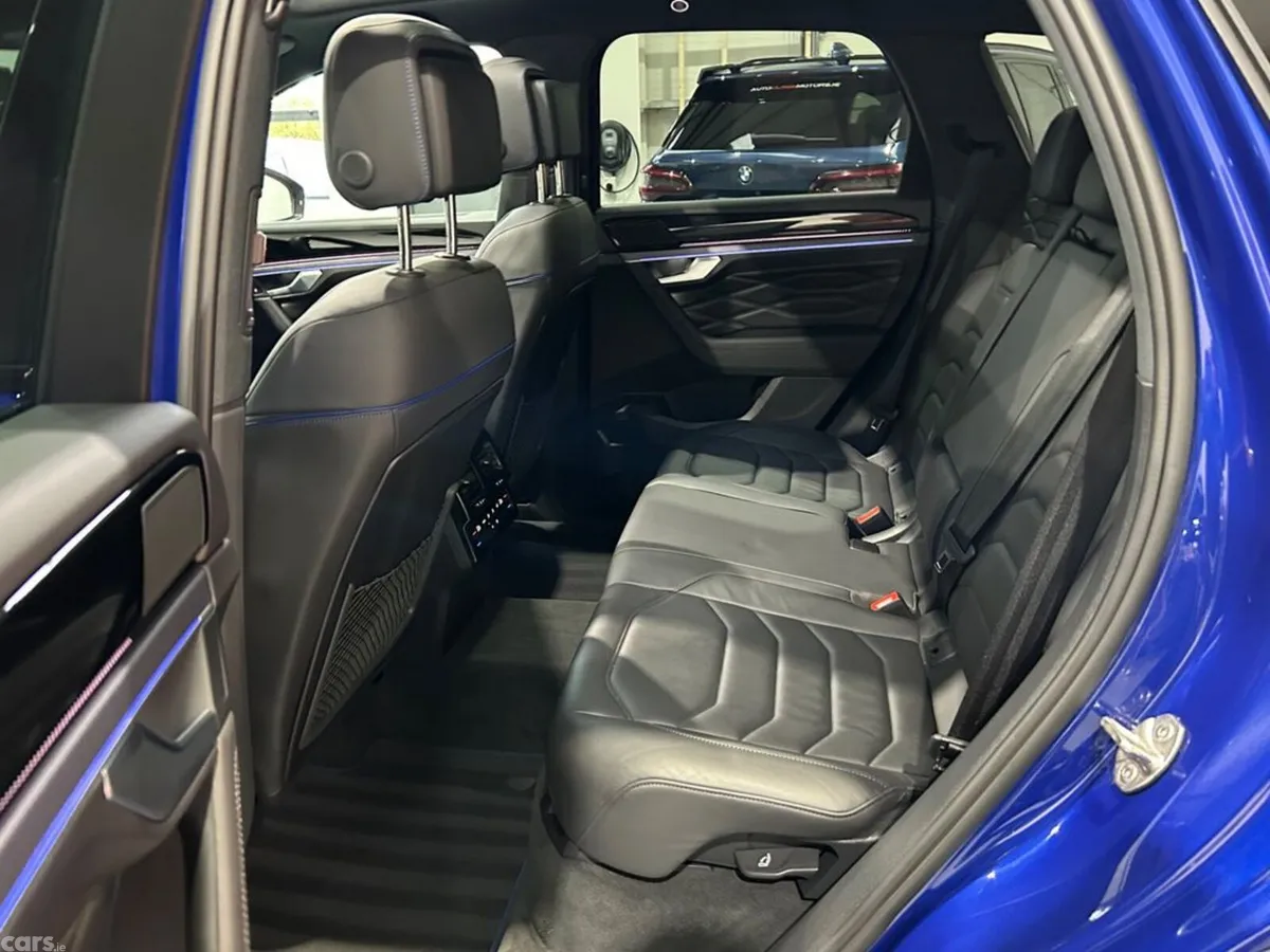 Volkswagen Touareg Estate, Petrol Plug-in Hybrid, 2025, Blue