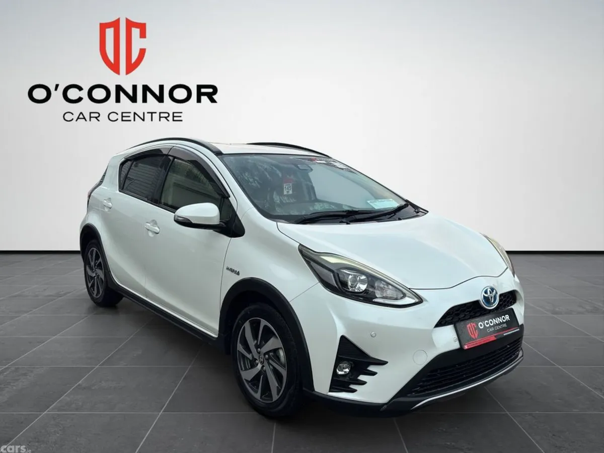 Toyota Aqua Hatchback, Petrol Hybrid, 2018, White