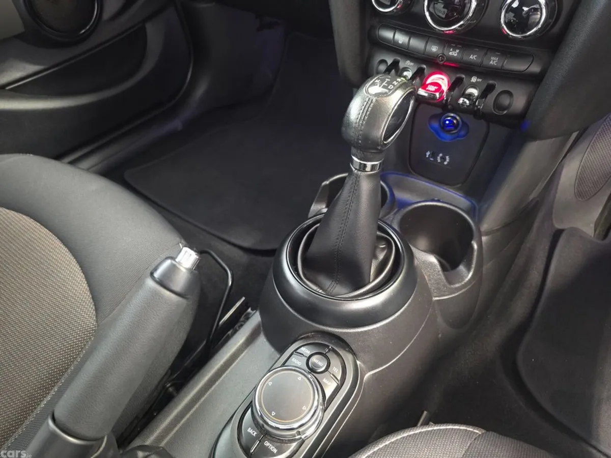 Mini Cooper Hatchback, Diesel, 2017, Blue