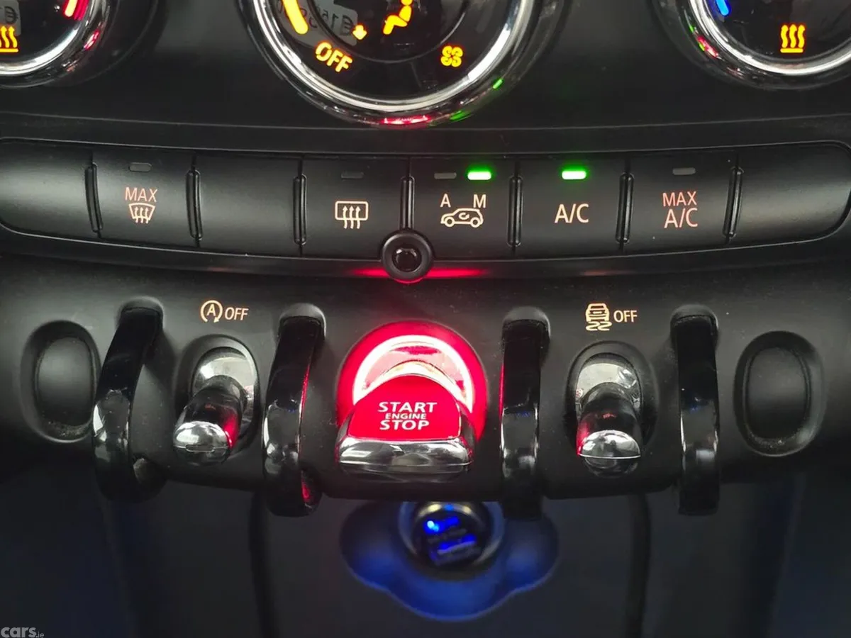 Mini Cooper Hatchback, Diesel, 2017, Blue