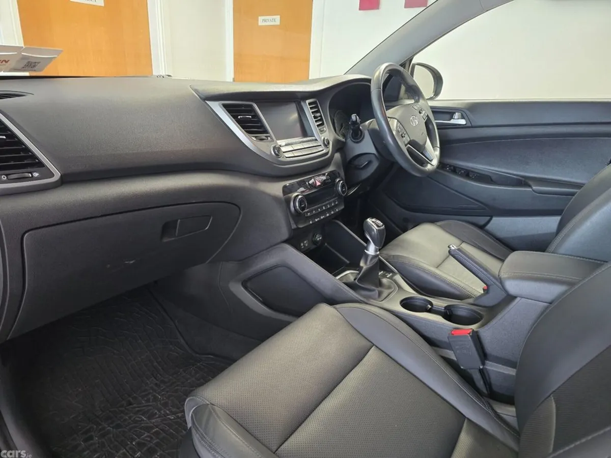 Hyundai Tucson MPV, Diesel, 2019, Beige