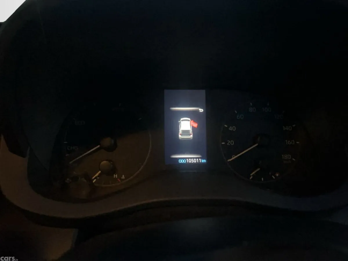 Toyota Yaris Hatchback, Petrol Hybrid, 2021, Silver