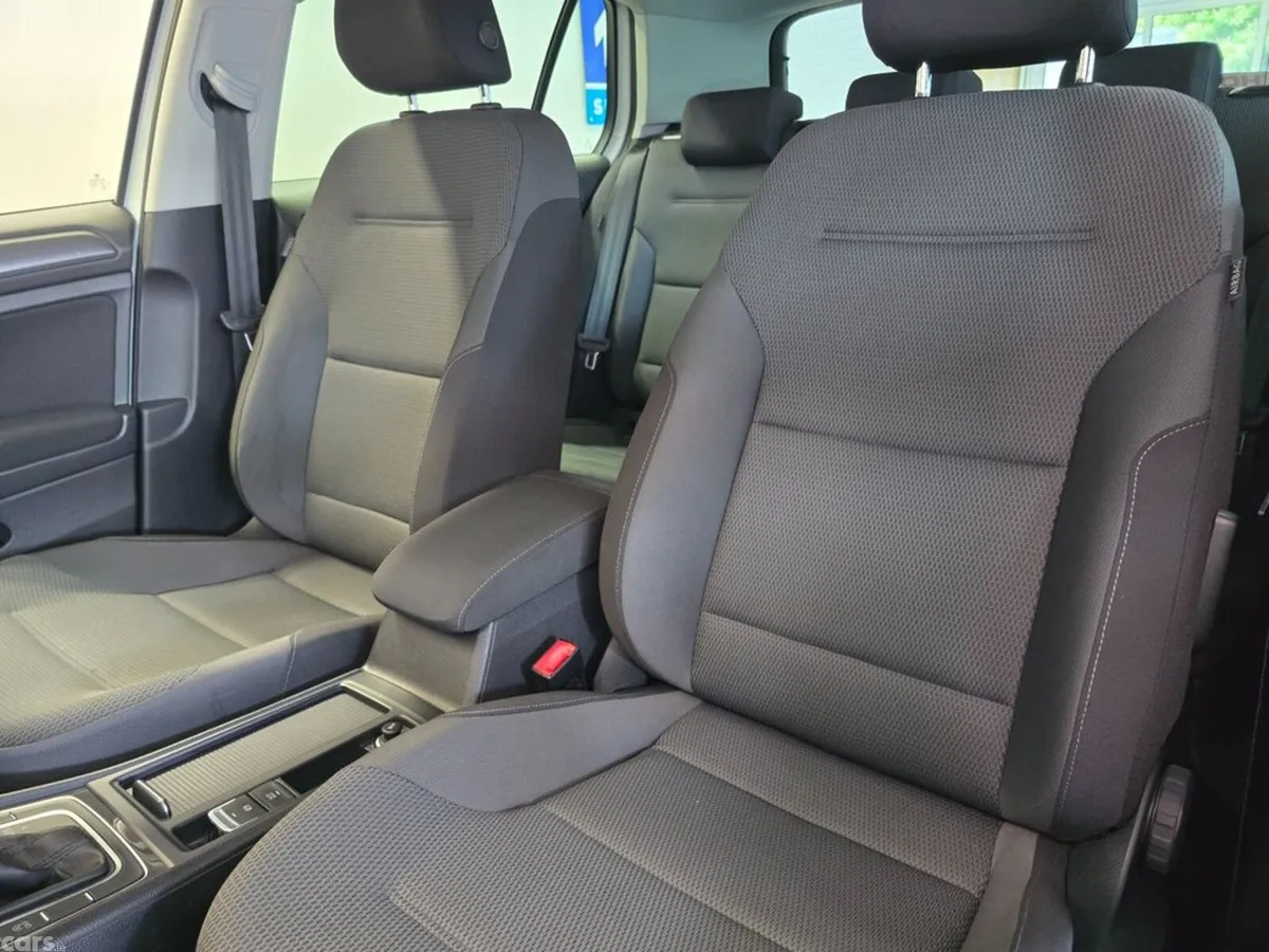 Volkswagen Golf Hatchback, Petrol, 2018, White