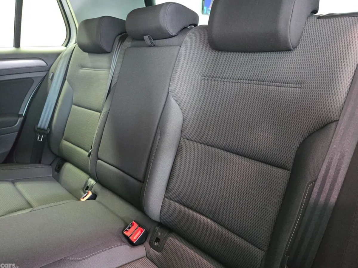 Volkswagen Golf Hatchback, Petrol, 2018, White