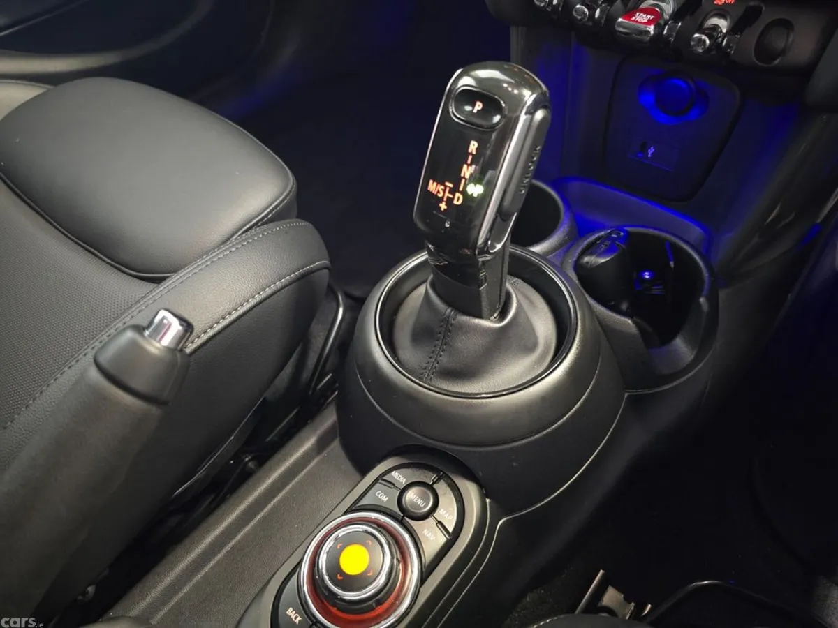 Mini Cooper Hatchback, Diesel, 2021, Black