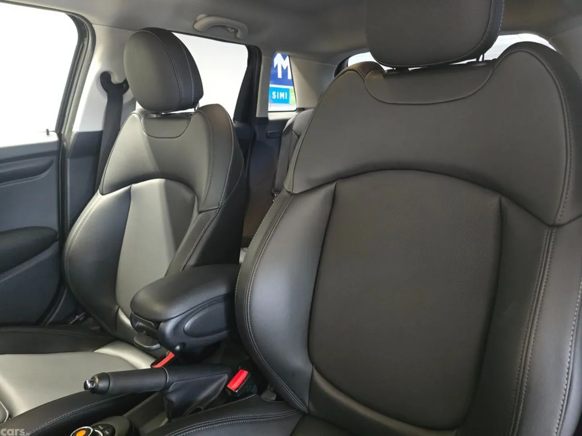 Mini Cooper Hatchback, Diesel, 2021, Black