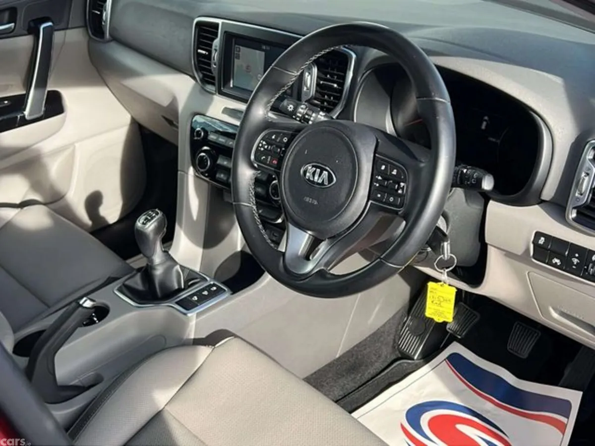 Kia Sportage MPV, Diesel, 2018, Red