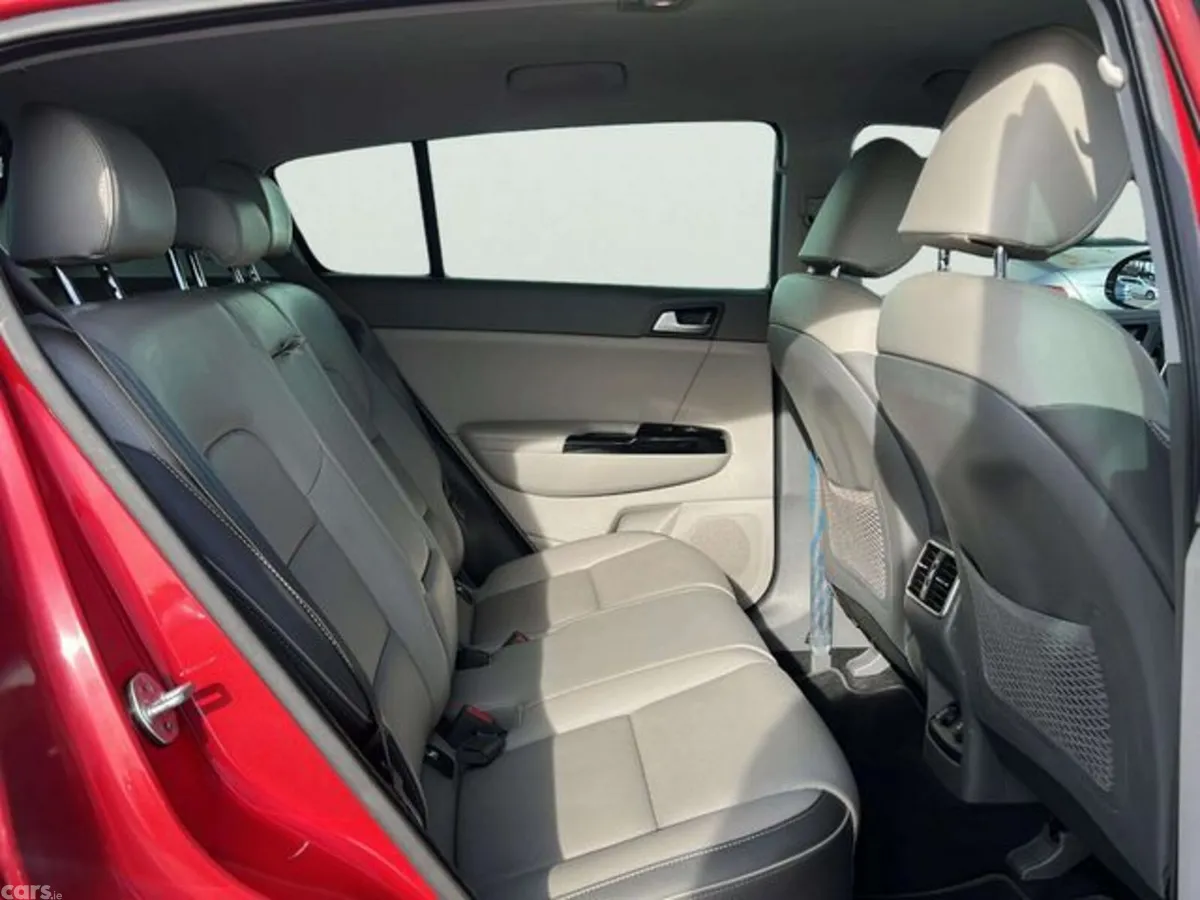 Kia Sportage MPV, Diesel, 2018, Red