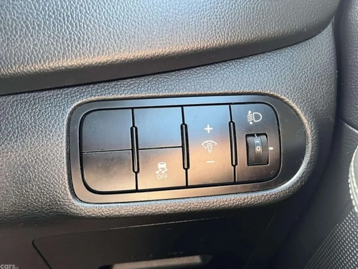 Kia Carens Estate, Diesel, 2014, Silver