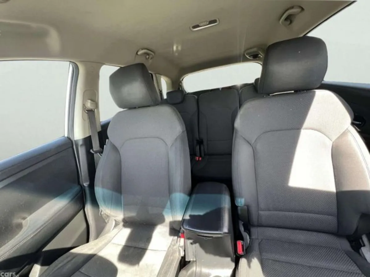 Kia Carens Estate, Diesel, 2014, Silver