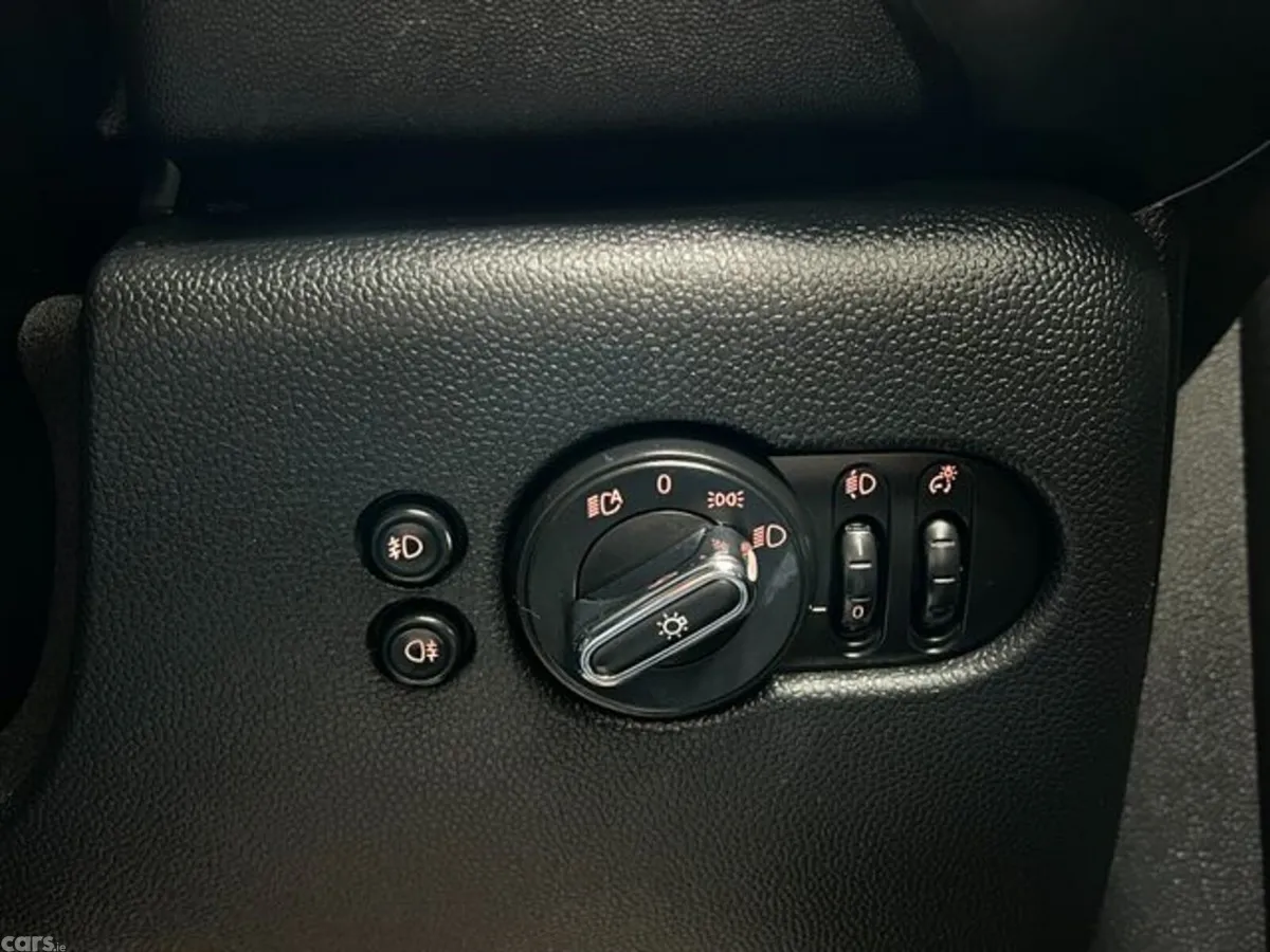 Mini Cooper Hatchback, Diesel, 2017, White