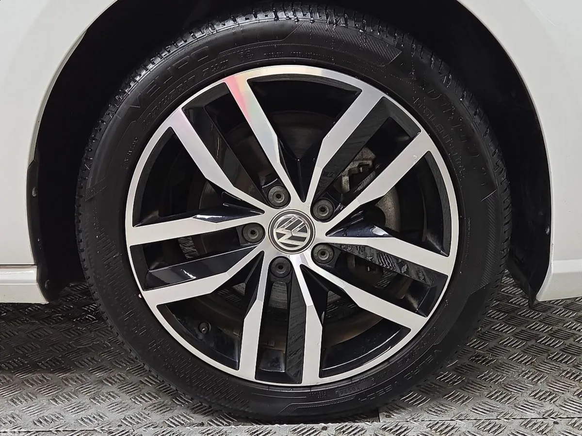 Volkswagen Golf Hatchback, Petrol, 2019, White