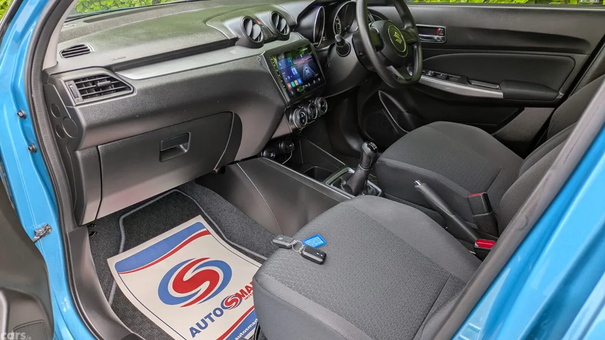 Suzuki Swift Hatchback, Petrol, 2017, Blue