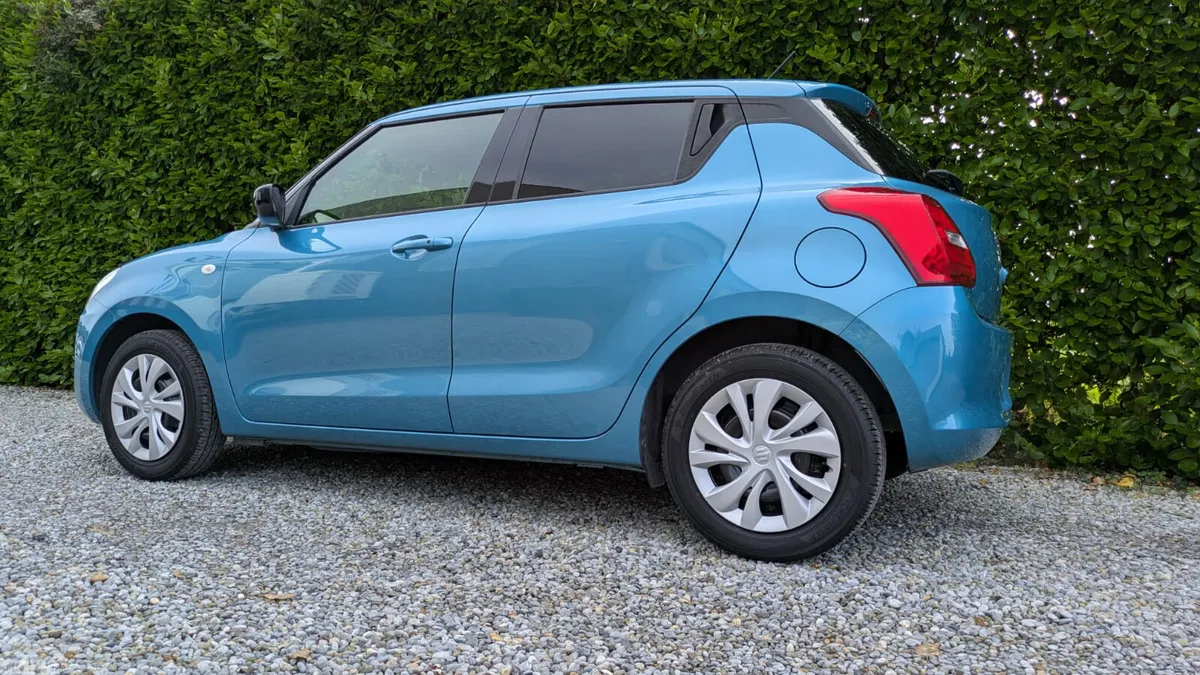 Suzuki Swift Hatchback, Petrol, 2017, Blue