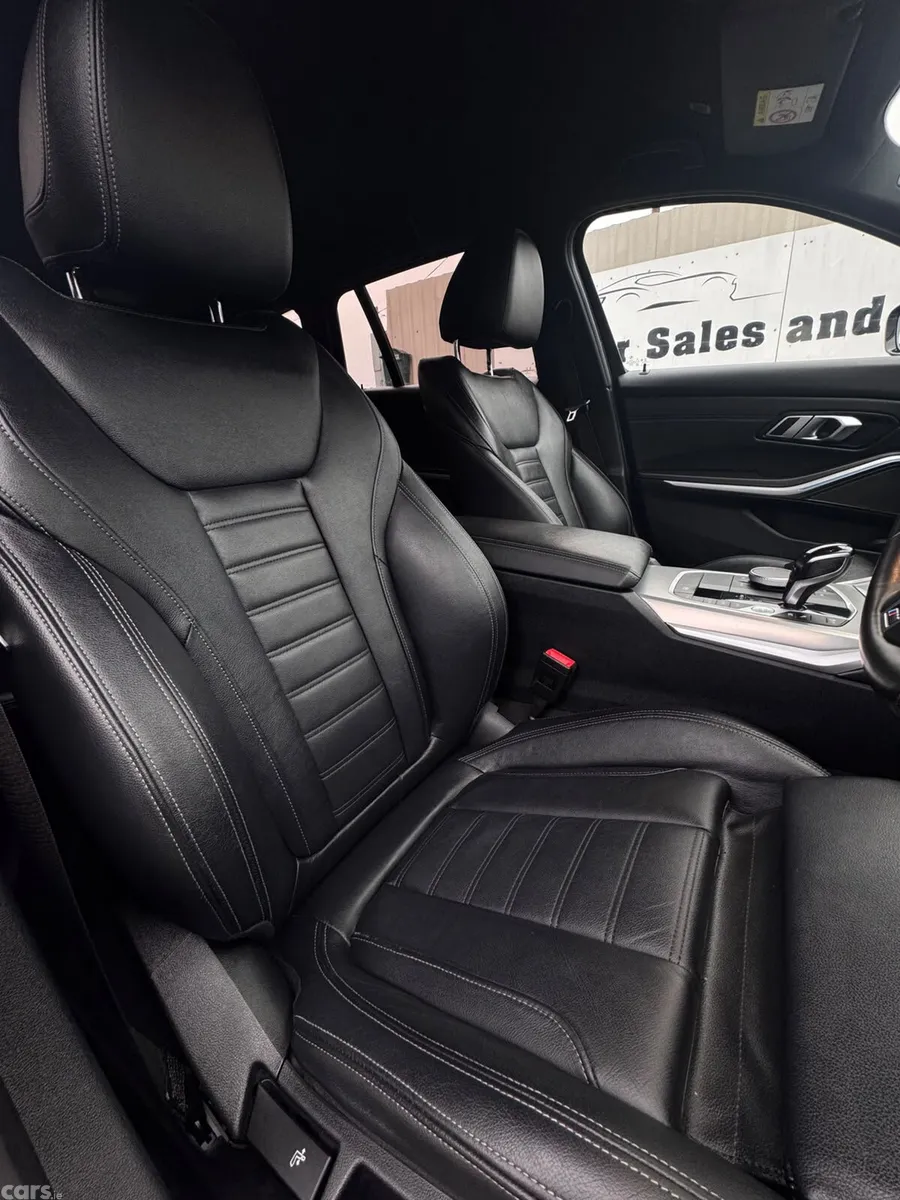 BMW 3-Series Estate, Petrol Plug-in Hybrid, 2021, Blue