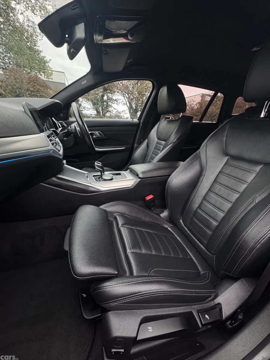 BMW 3-Series Estate, Petrol Plug-in Hybrid, 2021, Blue