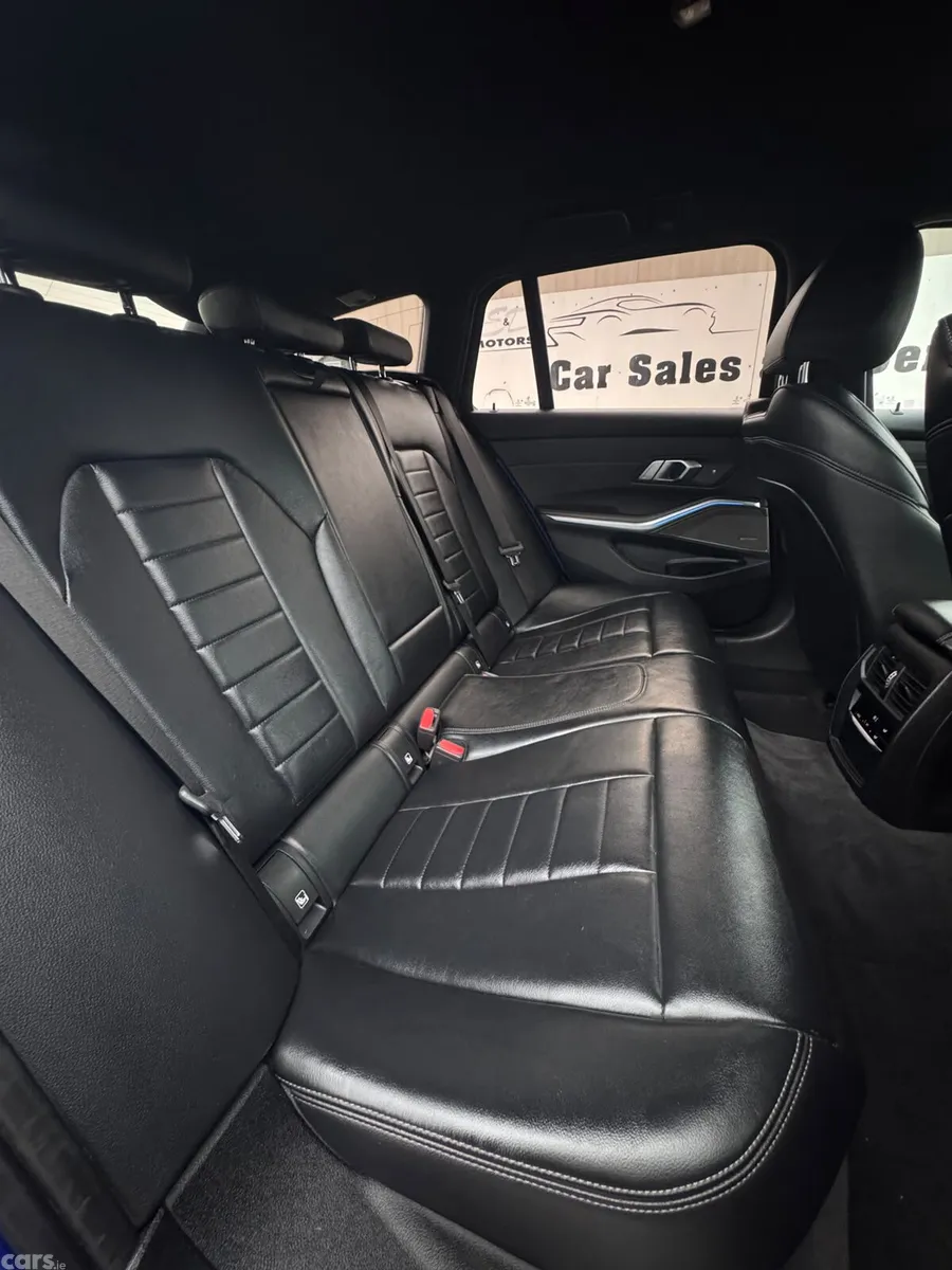 BMW 3-Series Estate, Petrol Plug-in Hybrid, 2021, Blue