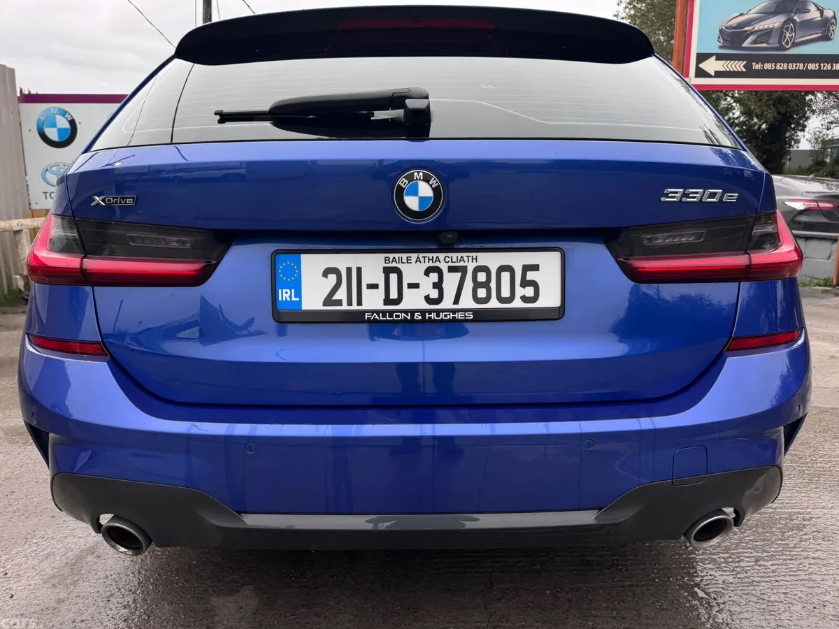 BMW 3-Series Estate, Petrol Plug-in Hybrid, 2021, Blue