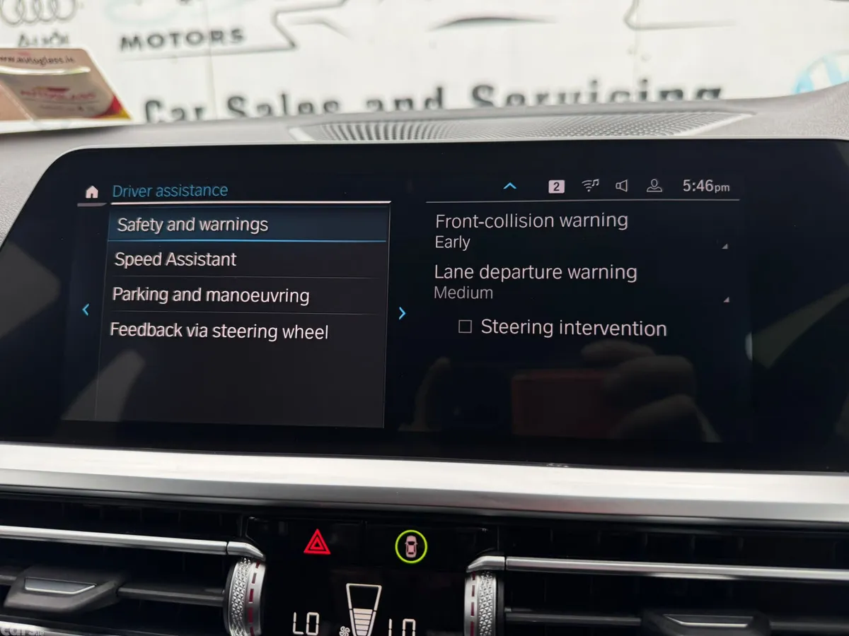 BMW 3-Series Estate, Petrol Plug-in Hybrid, 2021, Blue