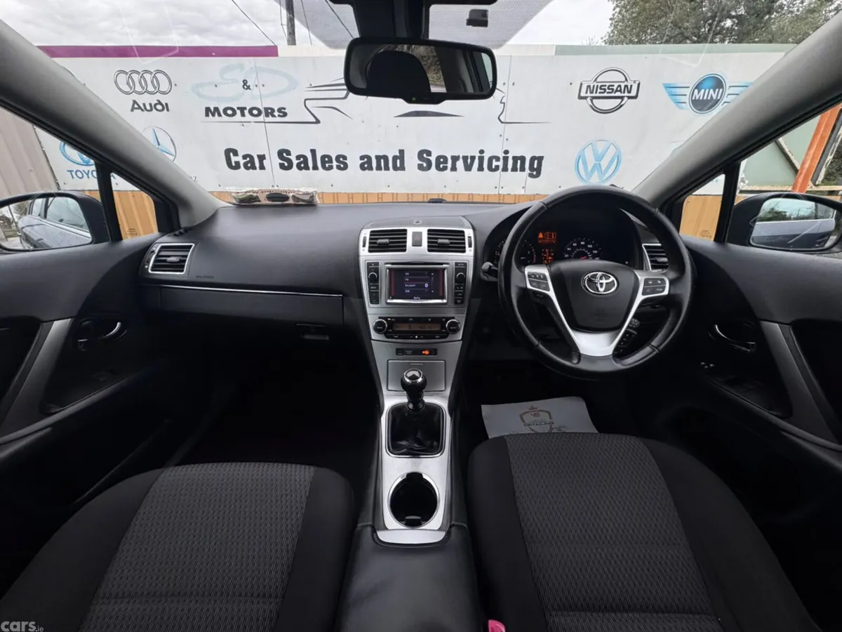 Toyota Avensis Saloon, Diesel, 2013, Blue