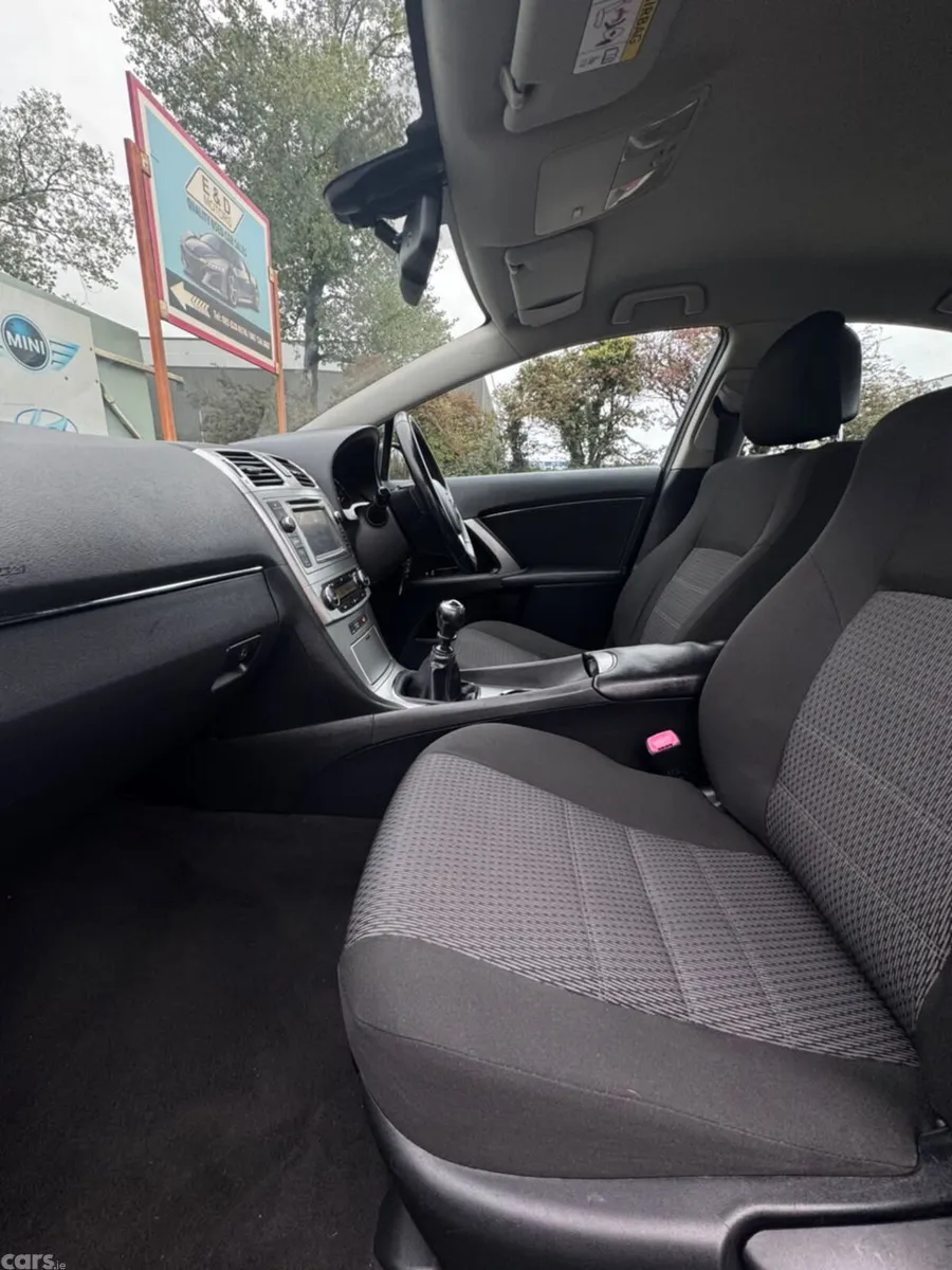 Toyota Avensis Saloon, Diesel, 2013, Blue