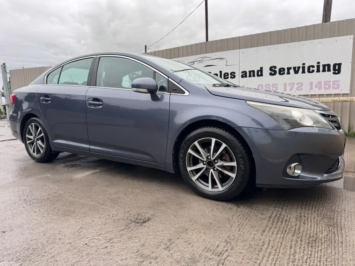 Toyota Avensis Saloon, Diesel, 2013, Blue