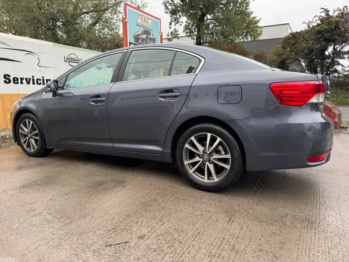 Toyota Avensis Saloon, Diesel, 2013, Blue