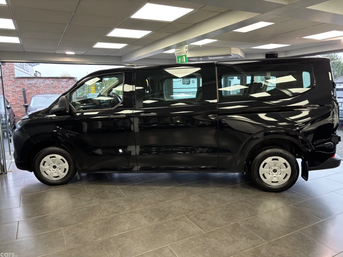 Ford Transit Custom MPV, Petrol Plug-in Hybrid, 2026, Black
