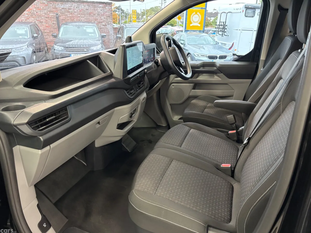 Ford Transit Custom MPV, Petrol Plug-in Hybrid, 2026, Black