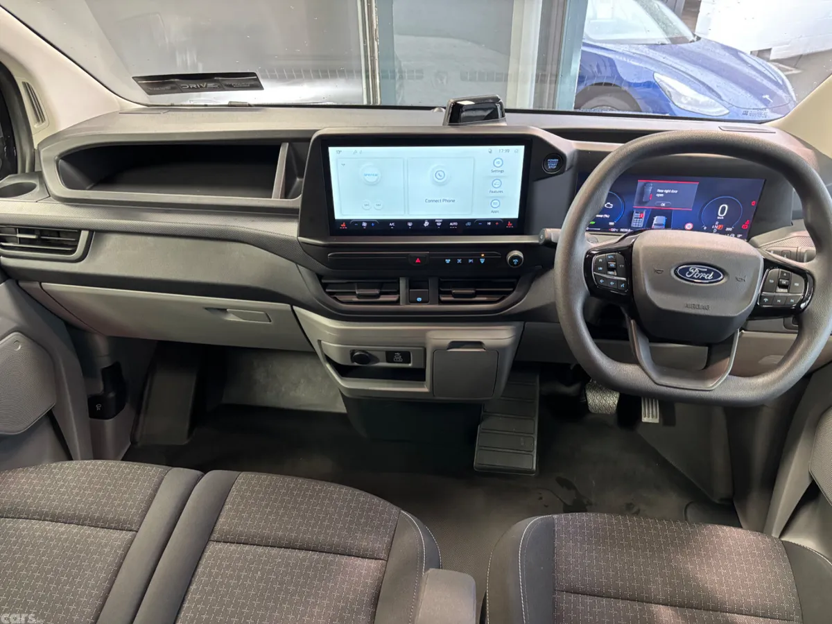 Ford Transit Custom MPV, Petrol Plug-in Hybrid, 2026, Black