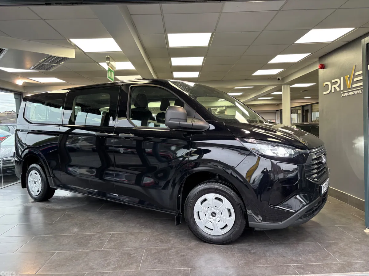 Ford Transit Custom MPV, Petrol Plug-in Hybrid, 2026, Black