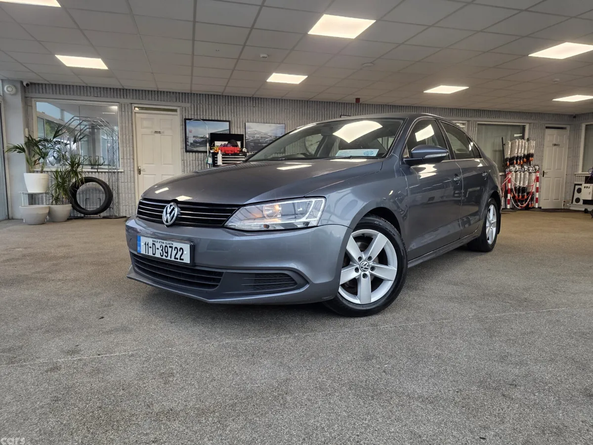 Volkswagen Jetta Saloon, Diesel, 2011, Grey