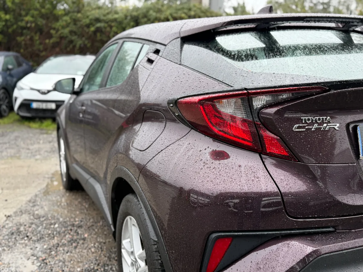 Toyota C-HR SUV, Petrol Hybrid, 2023, Purple