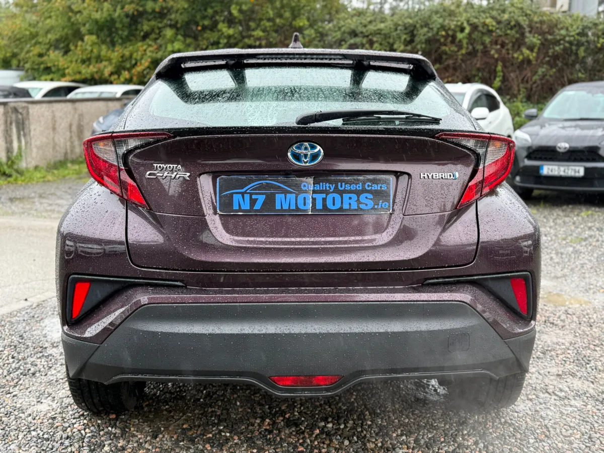 Toyota C-HR SUV, Petrol Hybrid, 2023, Purple