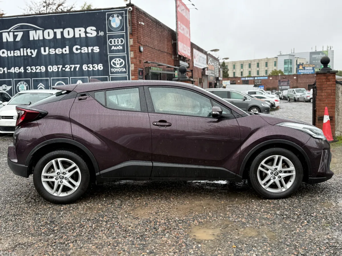 Toyota C-HR SUV, Petrol Hybrid, 2023, Purple