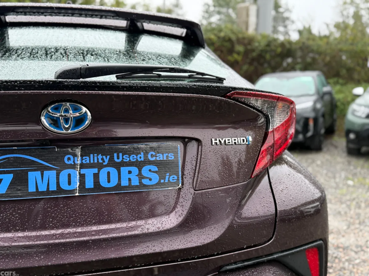Toyota C-HR SUV, Petrol Hybrid, 2023, Purple
