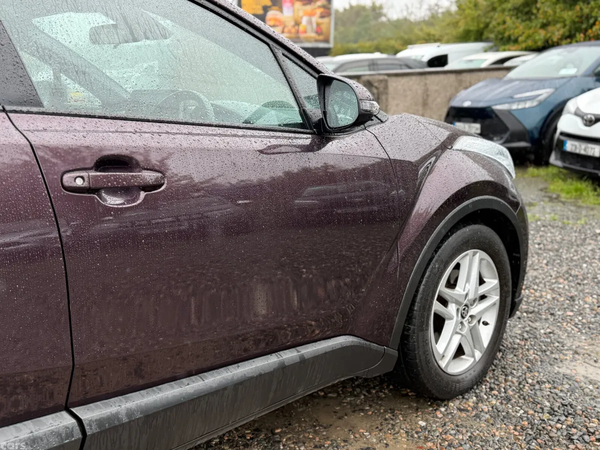 Toyota C-HR SUV, Petrol Hybrid, 2023, Purple