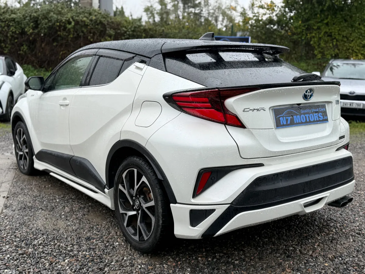 Toyota C-HR SUV, Petrol Hybrid, 2020, White