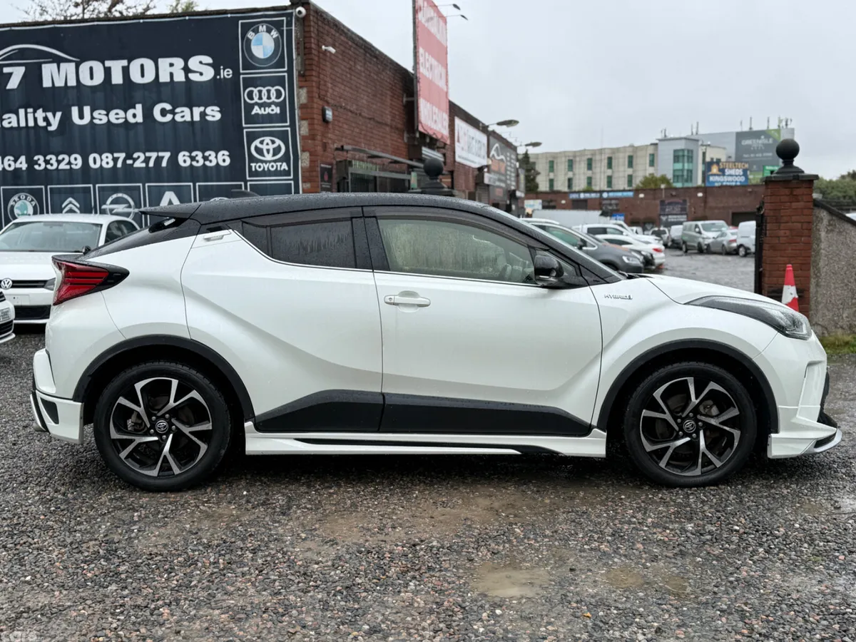 Toyota C-HR SUV, Petrol Hybrid, 2020, White