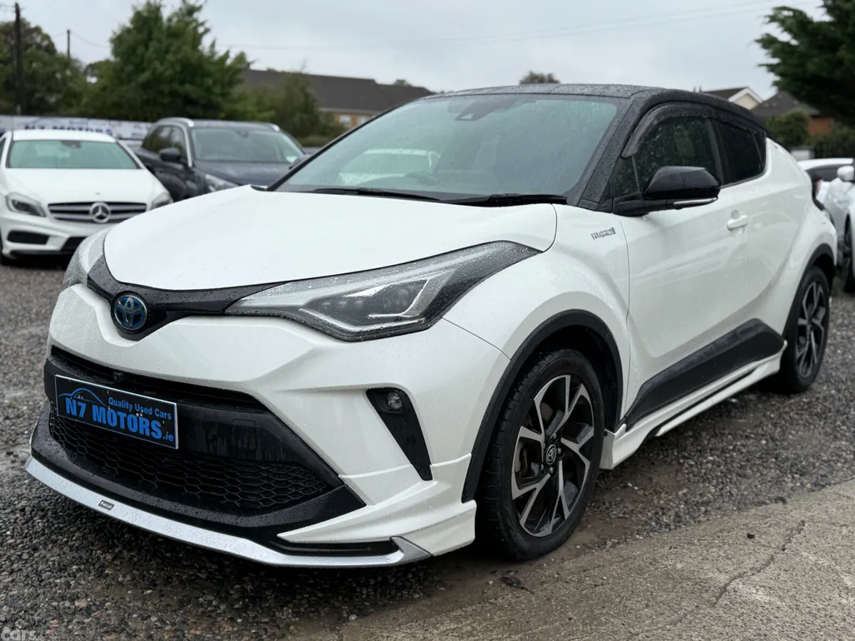 Toyota C-HR SUV, Petrol Hybrid, 2020, White