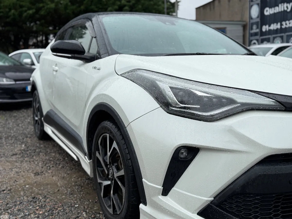 Toyota C-HR SUV, Petrol Hybrid, 2020, White