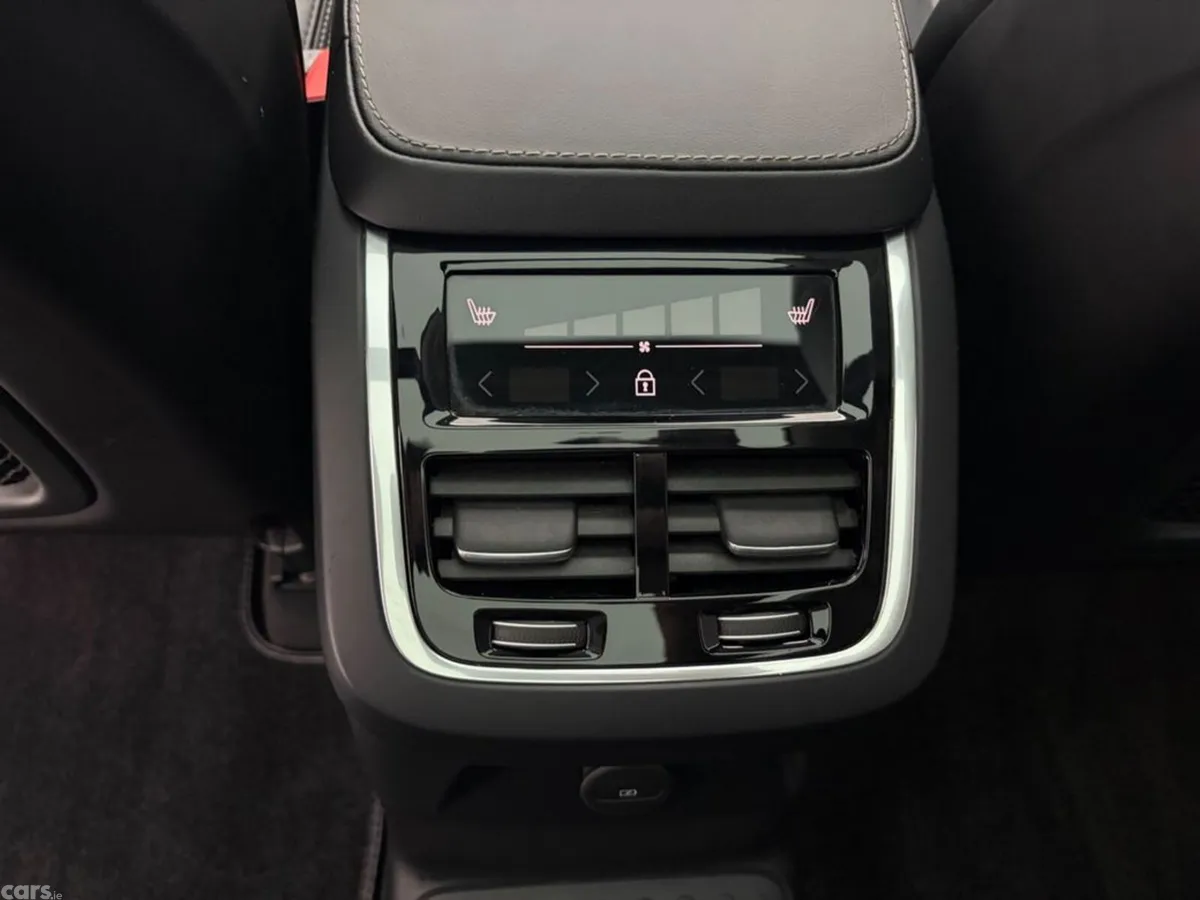 Volvo XC90 Estate, Petrol Plug-in Hybrid, 2023, Blue