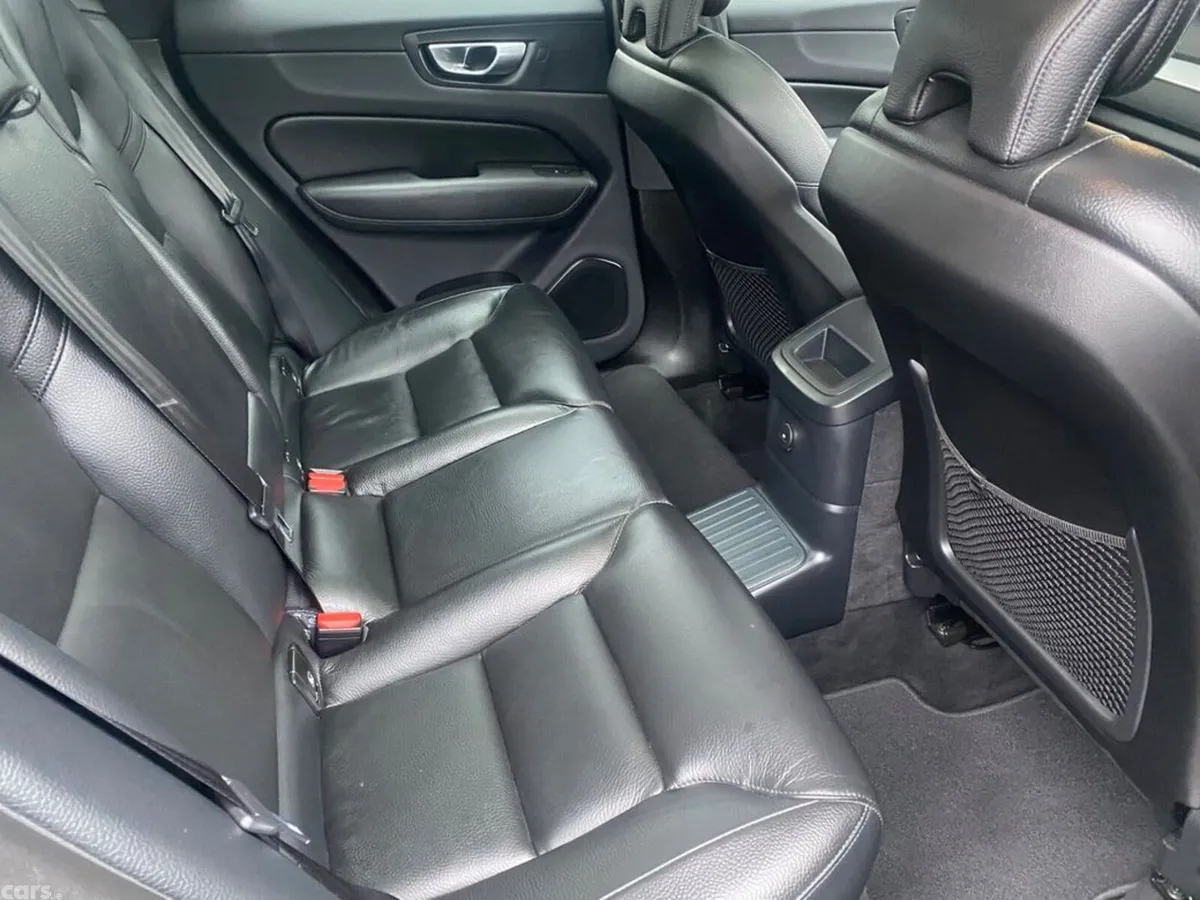 Volvo XC60 Estate, Petrol Plug-in Hybrid, 2023, Blue
