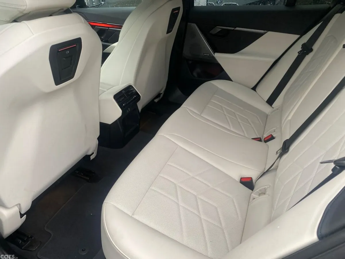 BMW 5-Series Estate, Petrol Plug-in Hybrid, 2025, Grey