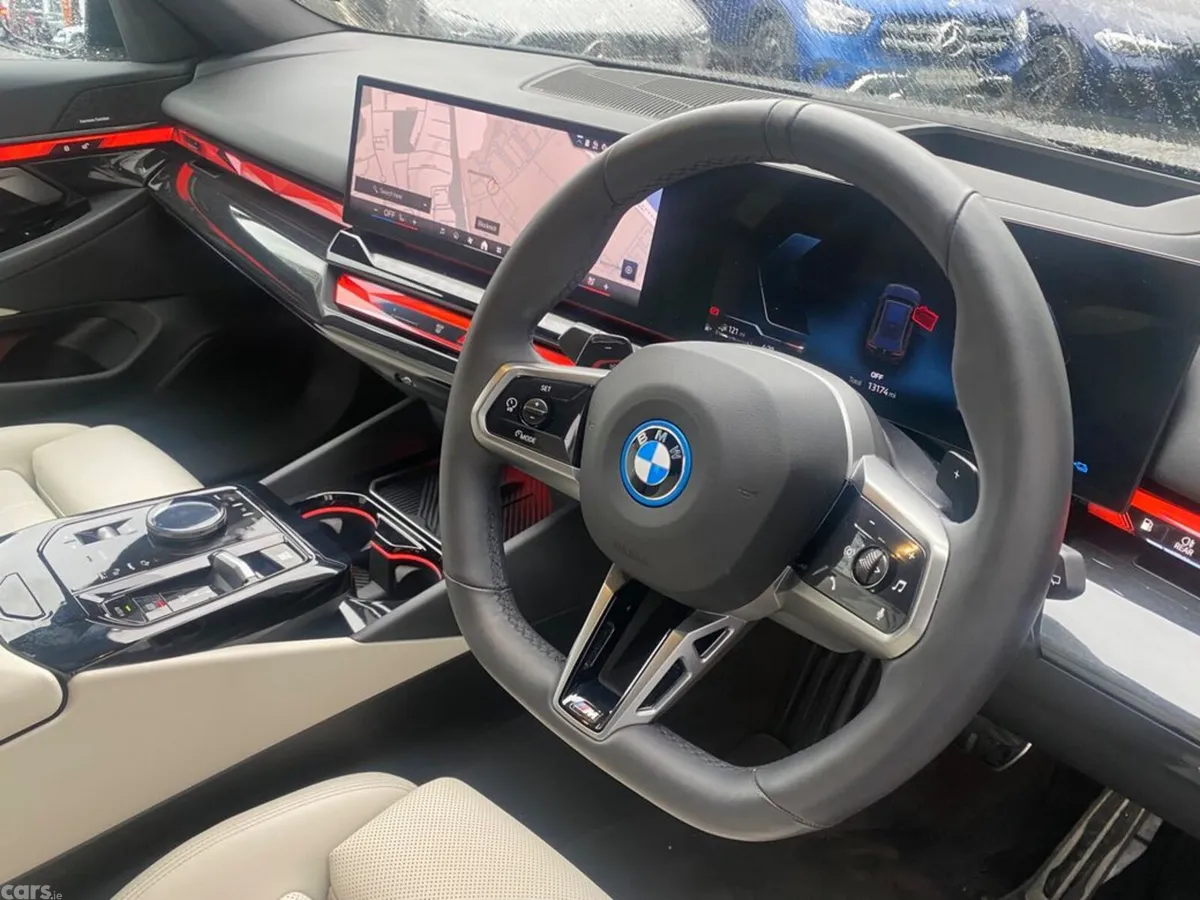 BMW 5-Series Estate, Petrol Plug-in Hybrid, 2025, Grey